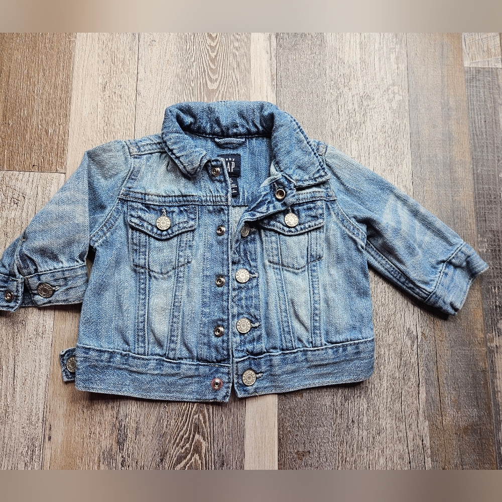 Baby Gap Denim Jacket Size 0-6 Months Medium Light Wash